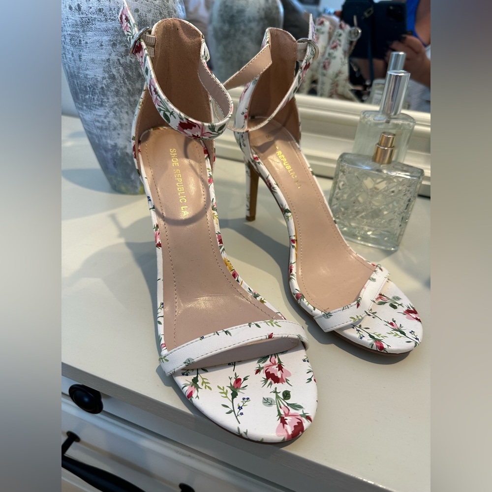 White floral ankle strap 31/2 inch heel . Wore once